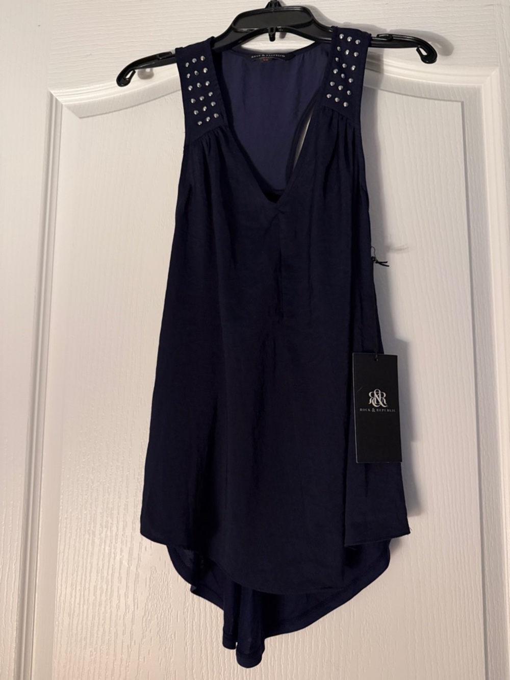 New Rock & Republic Navy Studded Shoulder V-Neck Tank Sz Xs.